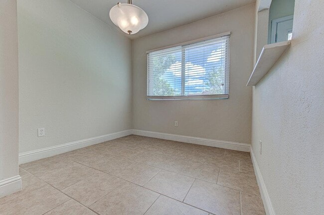Foto del edificio - 1711 Cricket Hollow Dr