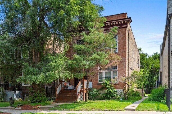 Foto del edificio - 2507 N Sawyer Ave