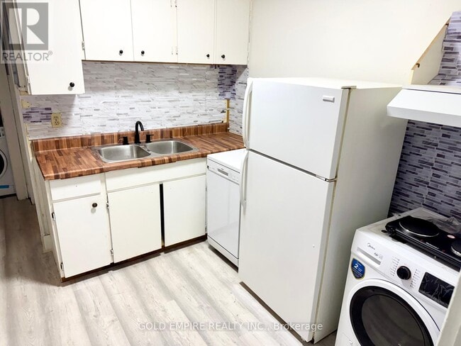 Building Photo - 344 Richmond St