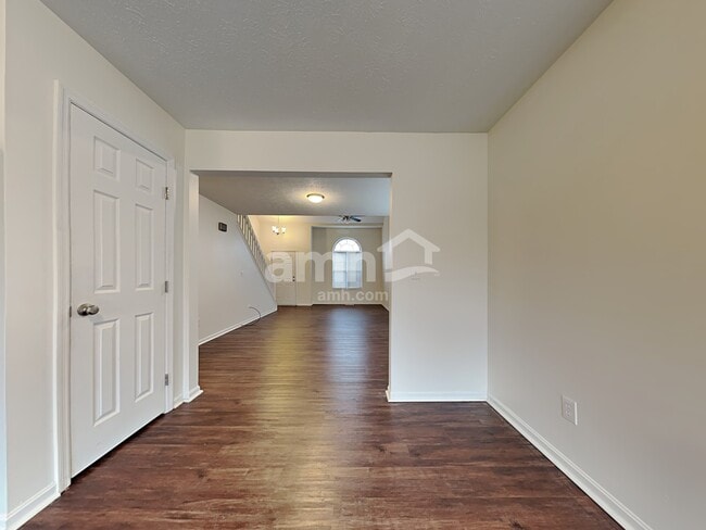 Building Photo - 15 Flamingo Ct