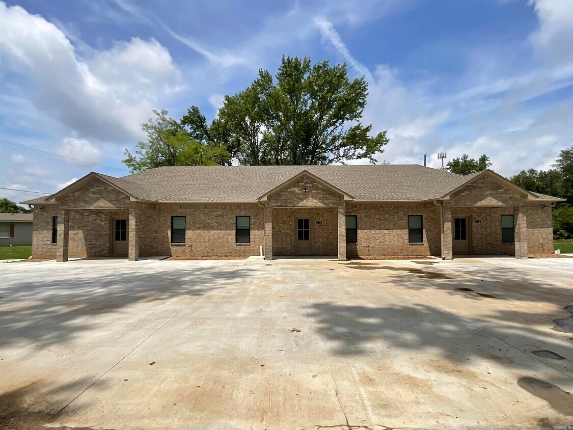 Foto principal - 716 S Spring St