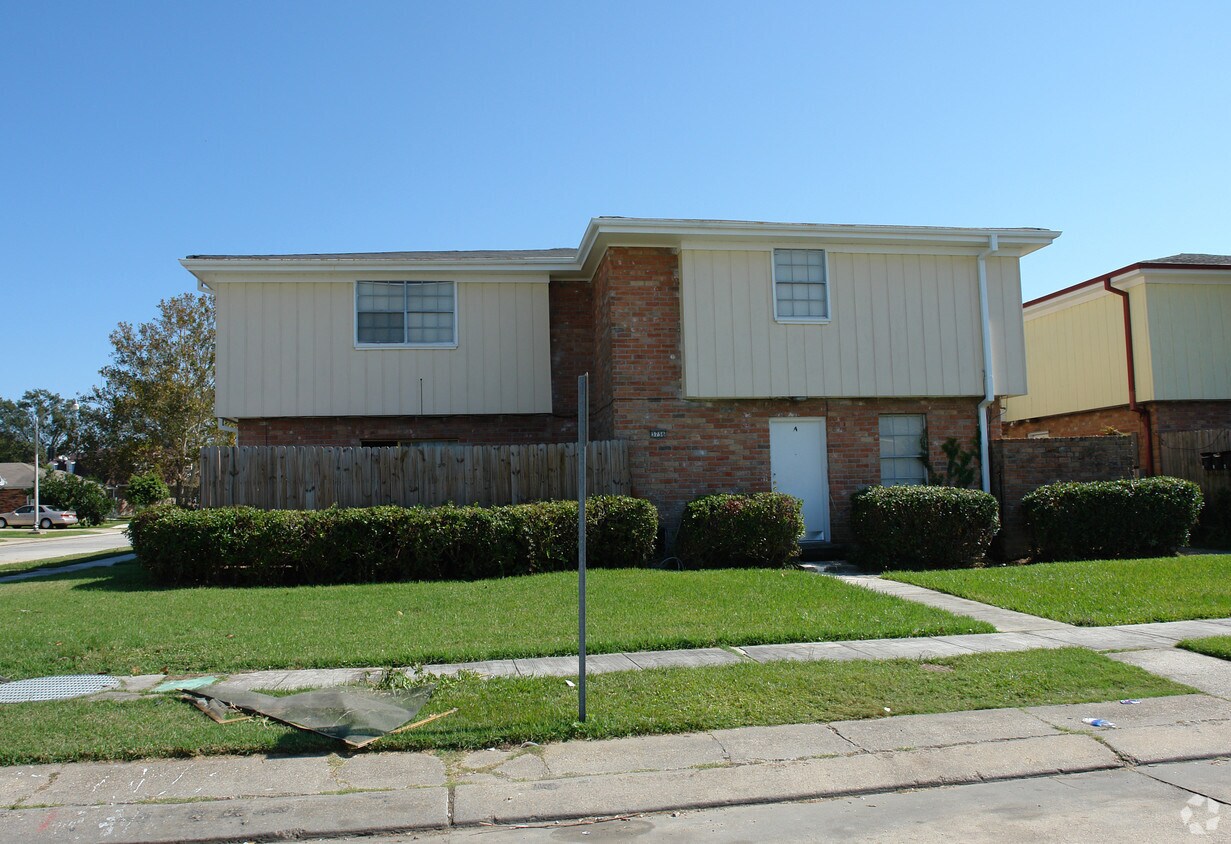 Building Photo - 3756 Martinique Ave