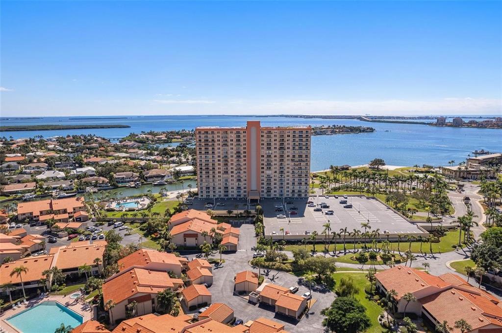 Foto principal - 4900 Brittany Dr S