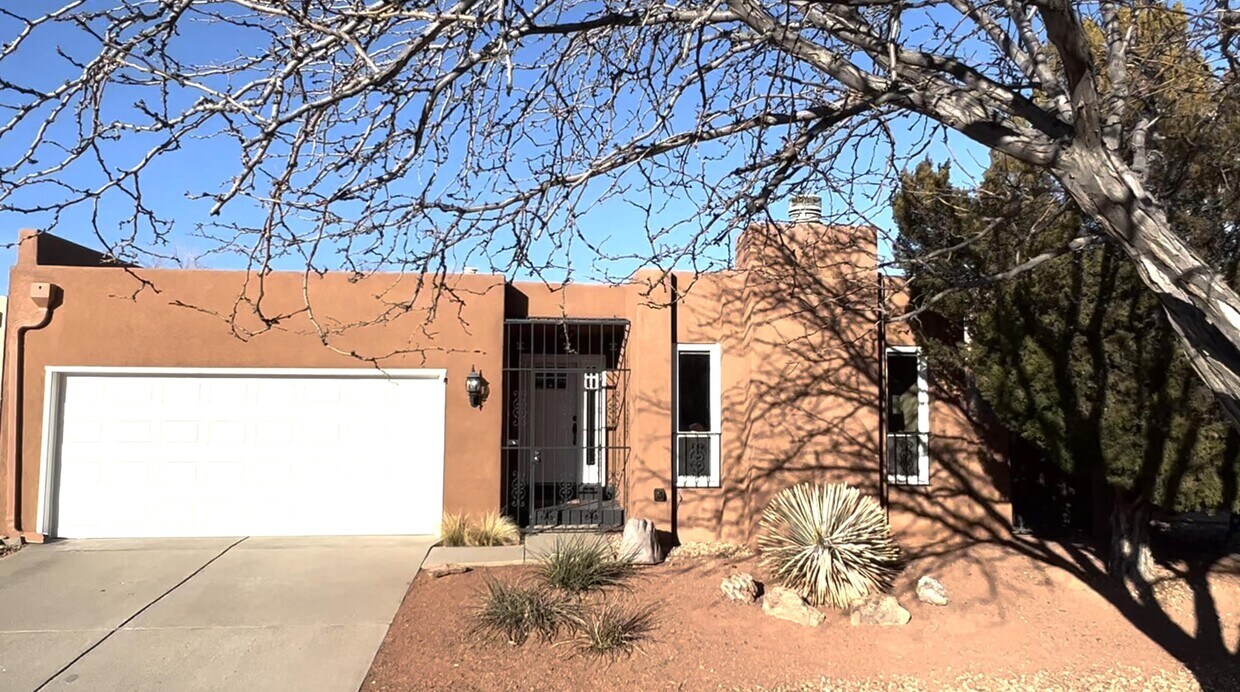 Primary Photo - 6024 Quemado Dr NE