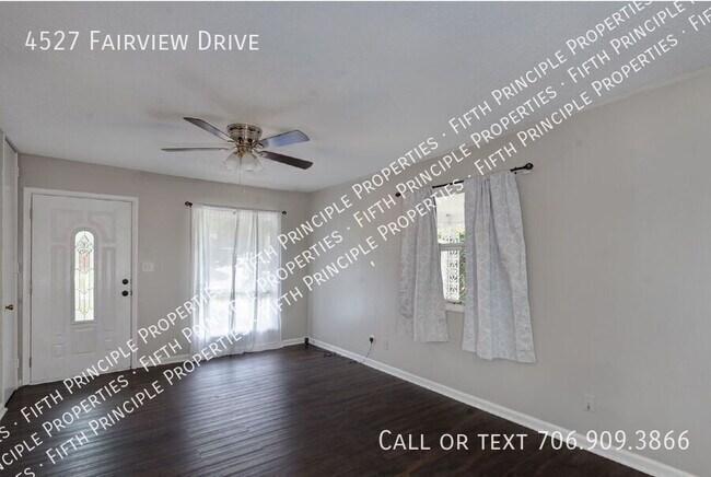 Foto del edificio - 4527 Fairview Dr