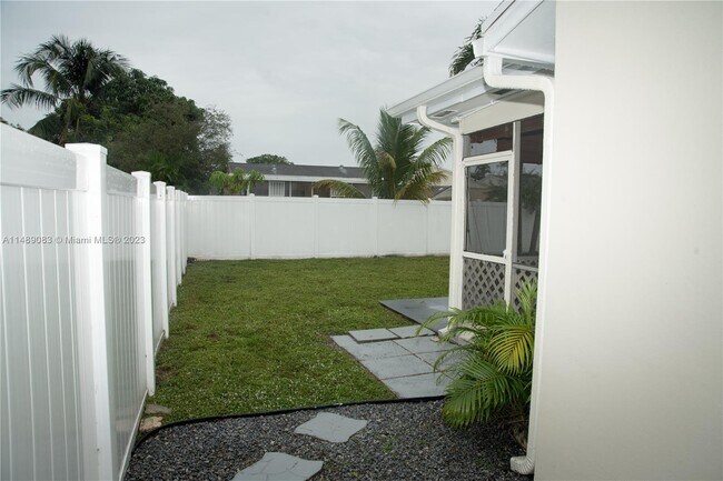Foto del edificio - 180 SW 75th Ave