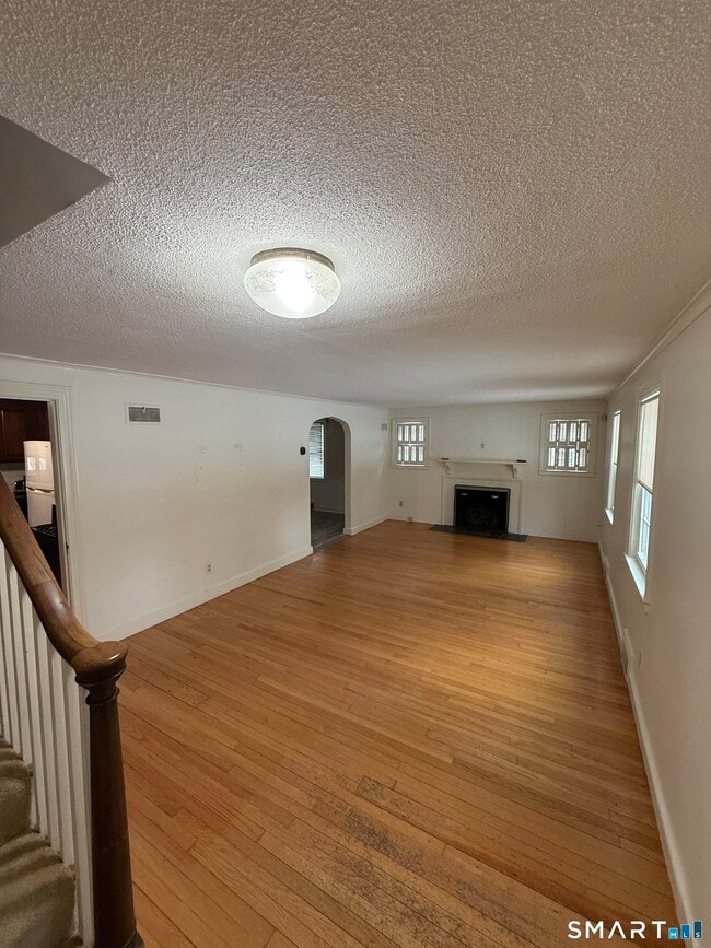 Foto del edificio - 336 Ridgewood Rd