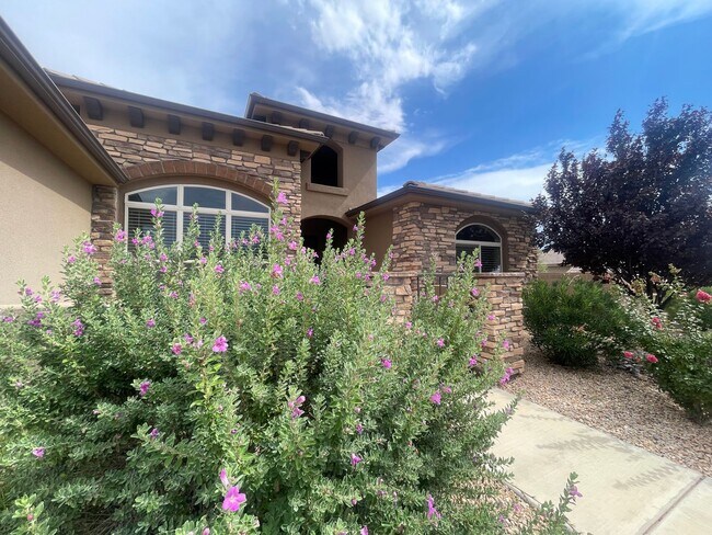 Building Photo - Coral Canyon with TERRIFIC VIEWS!