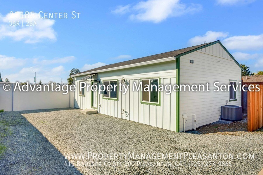 Primary Photo - New 3 Bed/2 Bath, 1,000 sq ft Home just of...
