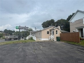 Building Photo - 172-174-174 E Bridge St