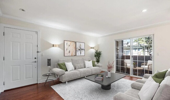Building Photo - Welcome to this serene, generous unit in t...