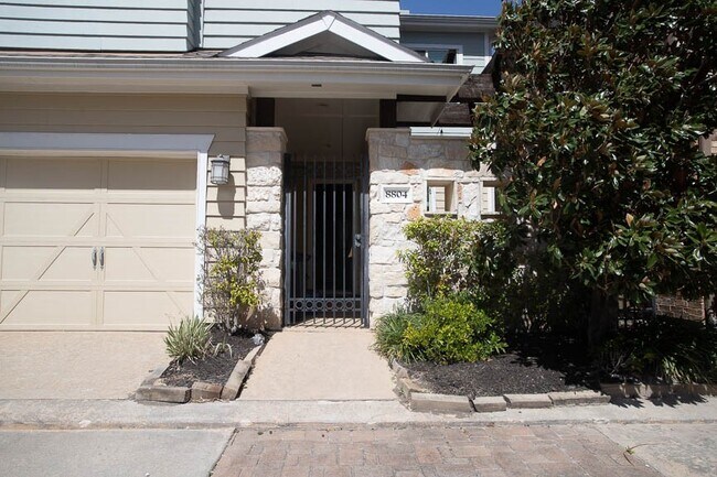 Foto del edificio - 8804 Narrow Leaf St