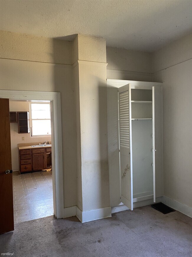 Building Photo - 2 br, 1 bath House - 604 East Pennsylvania...