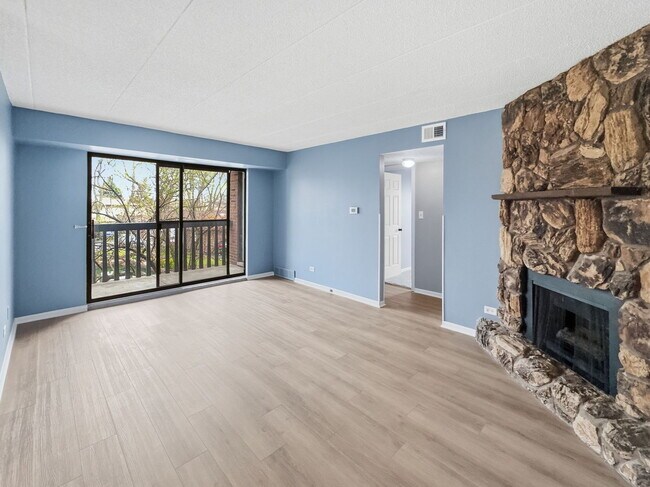 Foto del edificio - 13616 Royal Ct