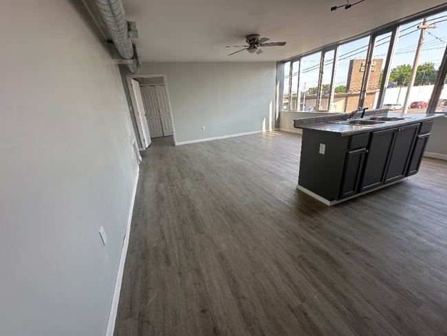 Building Photo - 2838 Linden Ave