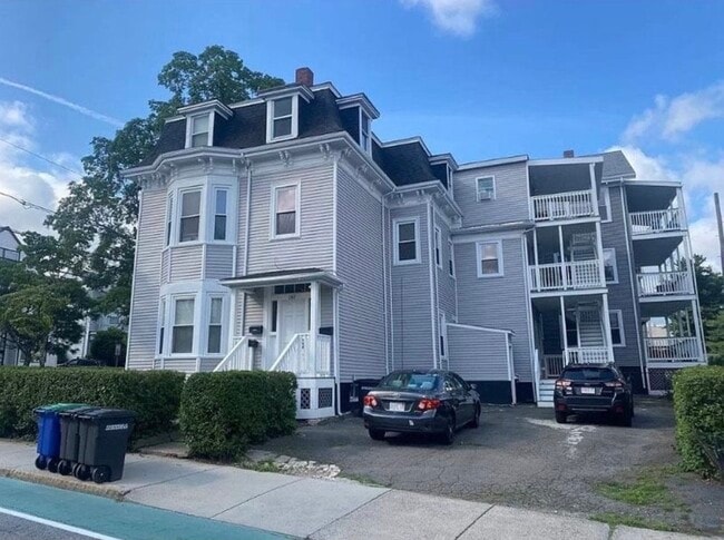 Building Photo - 282 Summer St