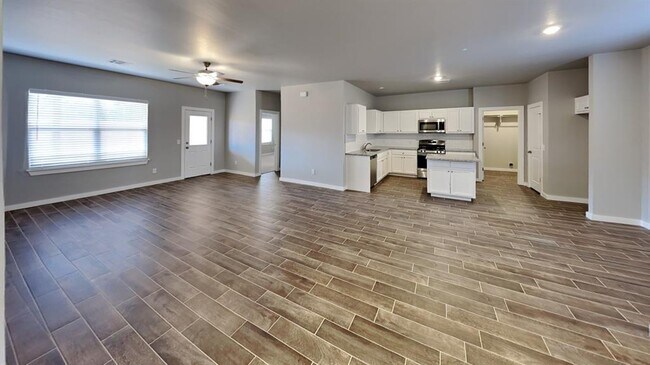Building Photo - 12432 Armstrong Dr