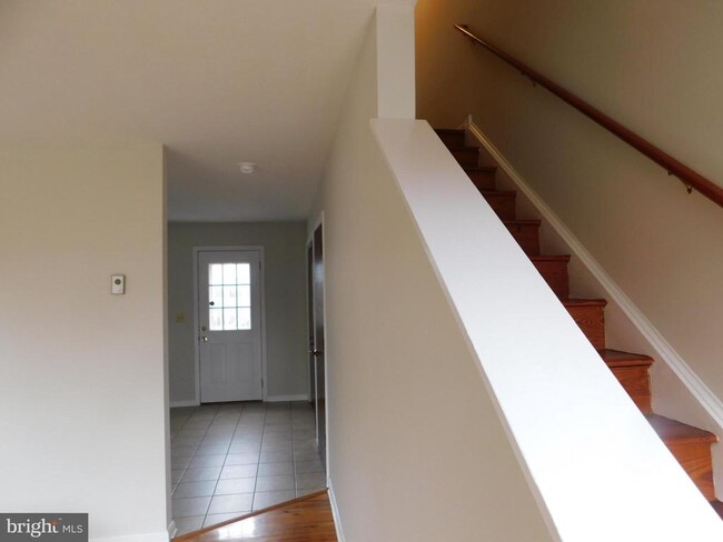 Foto del edificio - 248 Waterford Ln