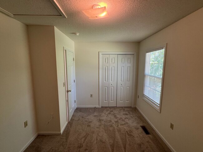 Foto del edificio - 986 8th Ave NW
