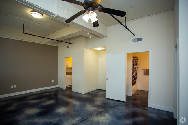 P5-B 2BDx1BA 933SF - Homes of Parker Commons