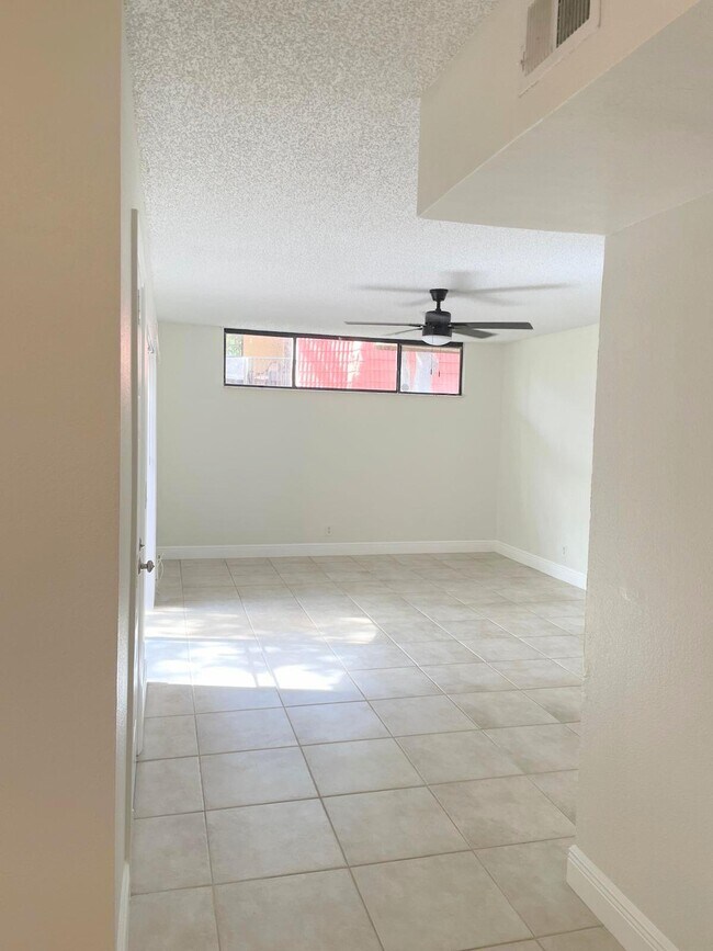 Foto del edificio - 8189 Severn Dr
