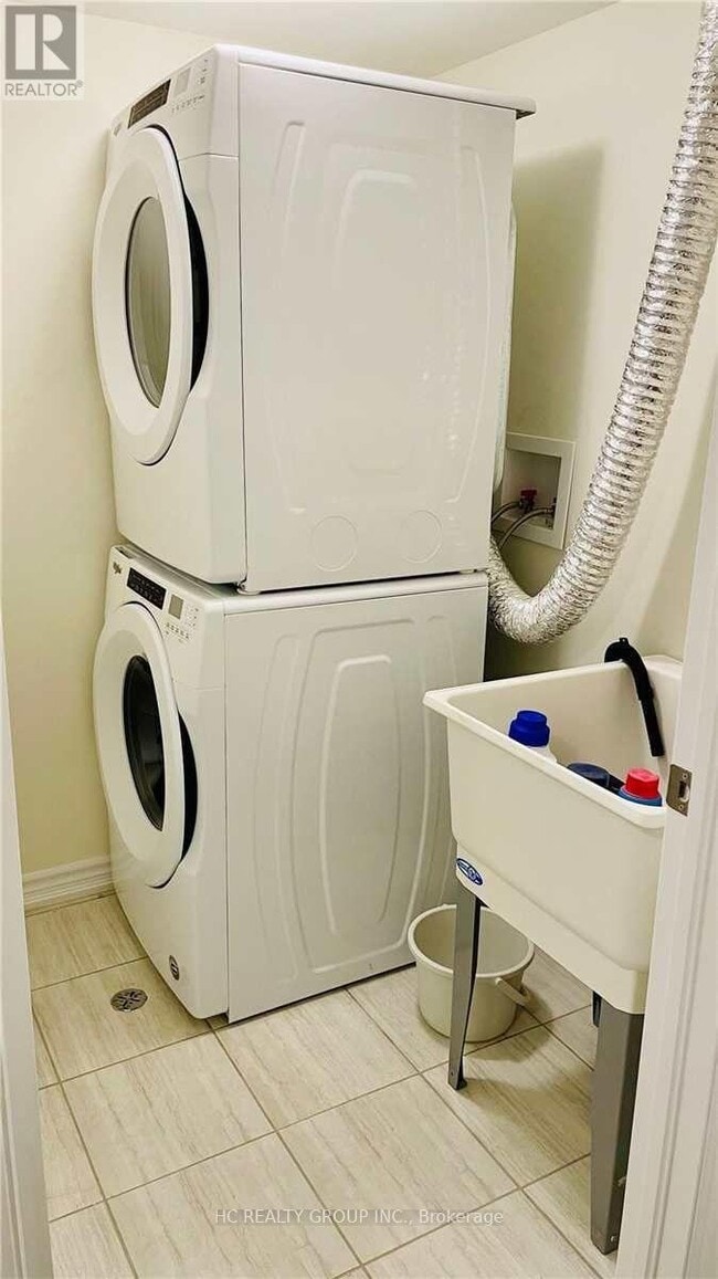 Building Photo - 181 Parktree Dr