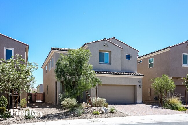 Building Photo - 4551 E Wyncrest Ave