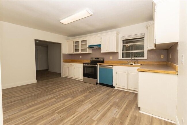 Foto del edificio - 59086 Dogwood Ln