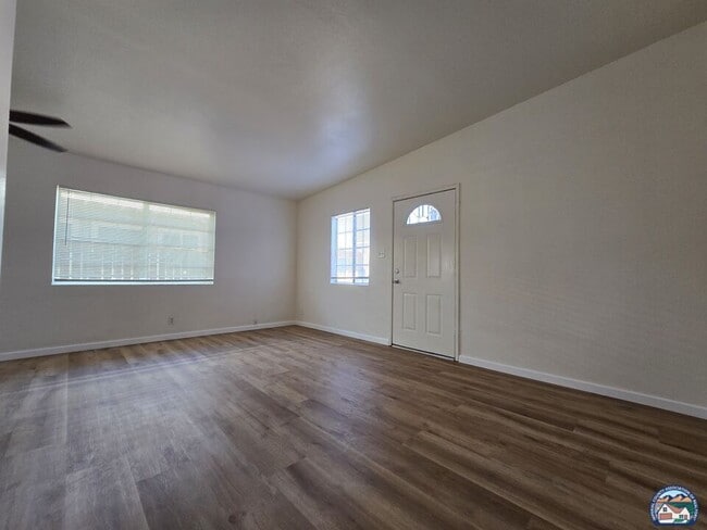 Foto del edificio - 1467 Hamilton Ave