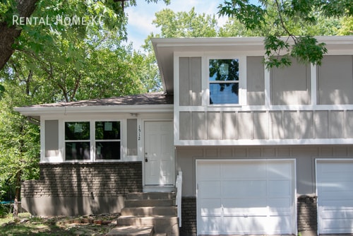 Building Photo - 1512 E Leona-