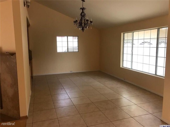 Building Photo - 1617 Larco Way