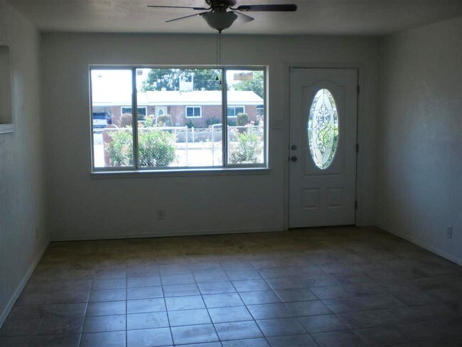 Building Photo - 2801 Hawick Rd