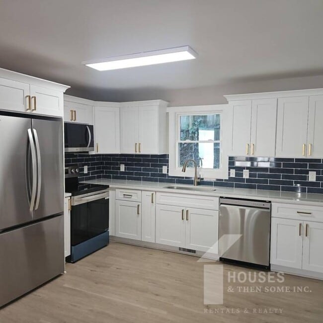 Building Photo - 511 Hampton Ave