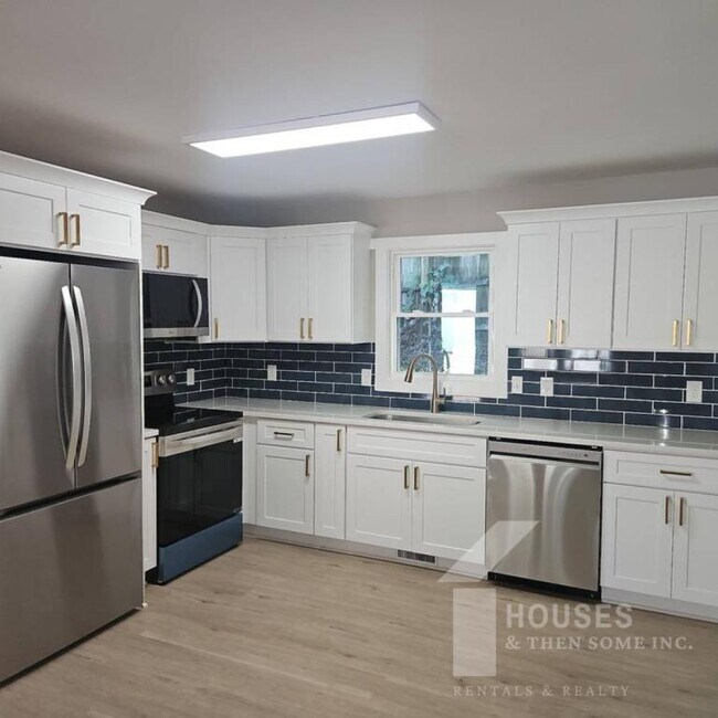 Photo - 511 Hampton Ave House