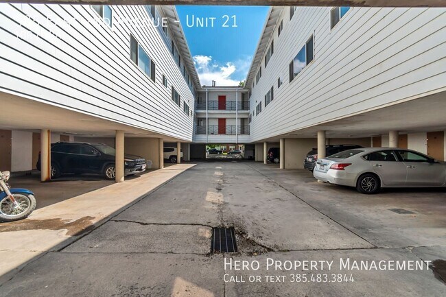 Foto del edificio - 585 E 2nd Ave