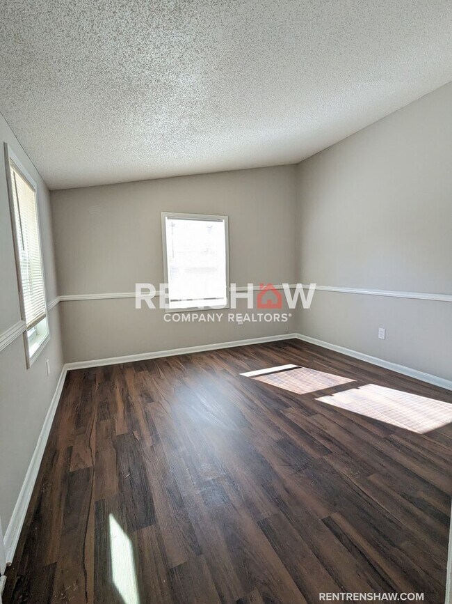 Foto del edificio - Renovated 3 Bed / 1 Bath - Move in Ready!