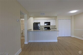 Building Photo - 5311 Summerlin Rd