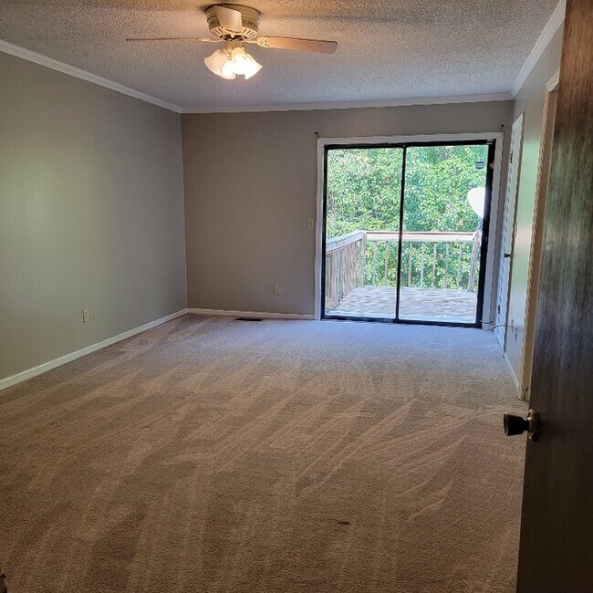 Building Photo - 1213 Magnolia Pl
