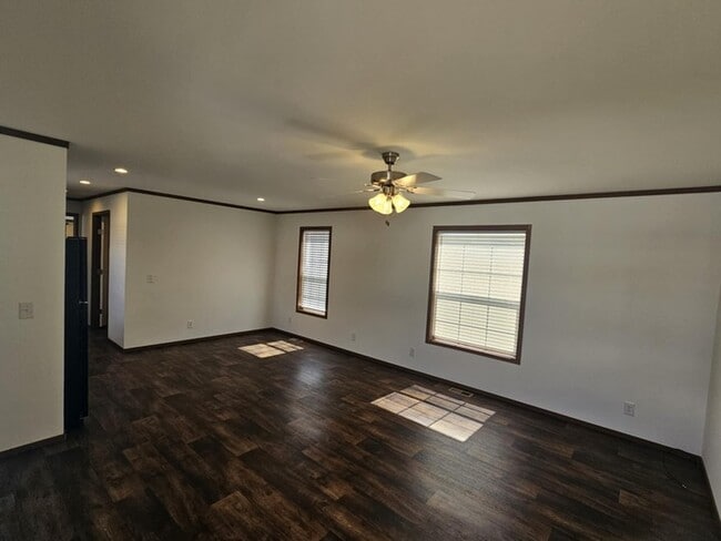 Building Photo - 76 Meggan Dr