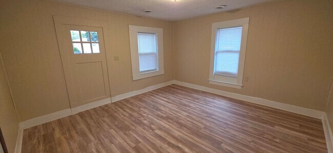 Foto del edificio - Remodeled 2 Bedroom 1 Bathroom home for $795!