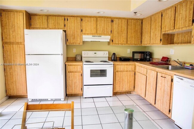 Building Photo - 8540 SW 133rd Avenue Rd