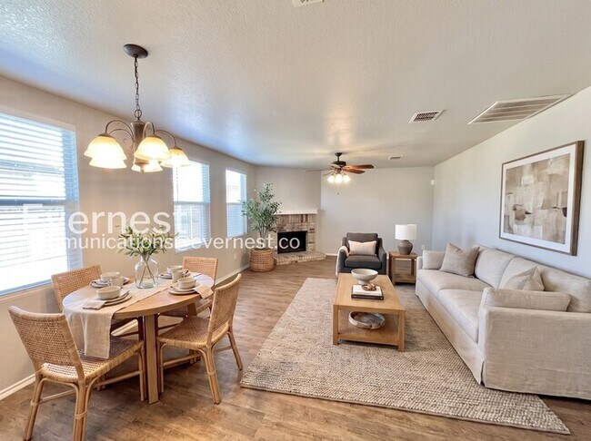 Foto del edificio - 8434 Cotton Valley Ln