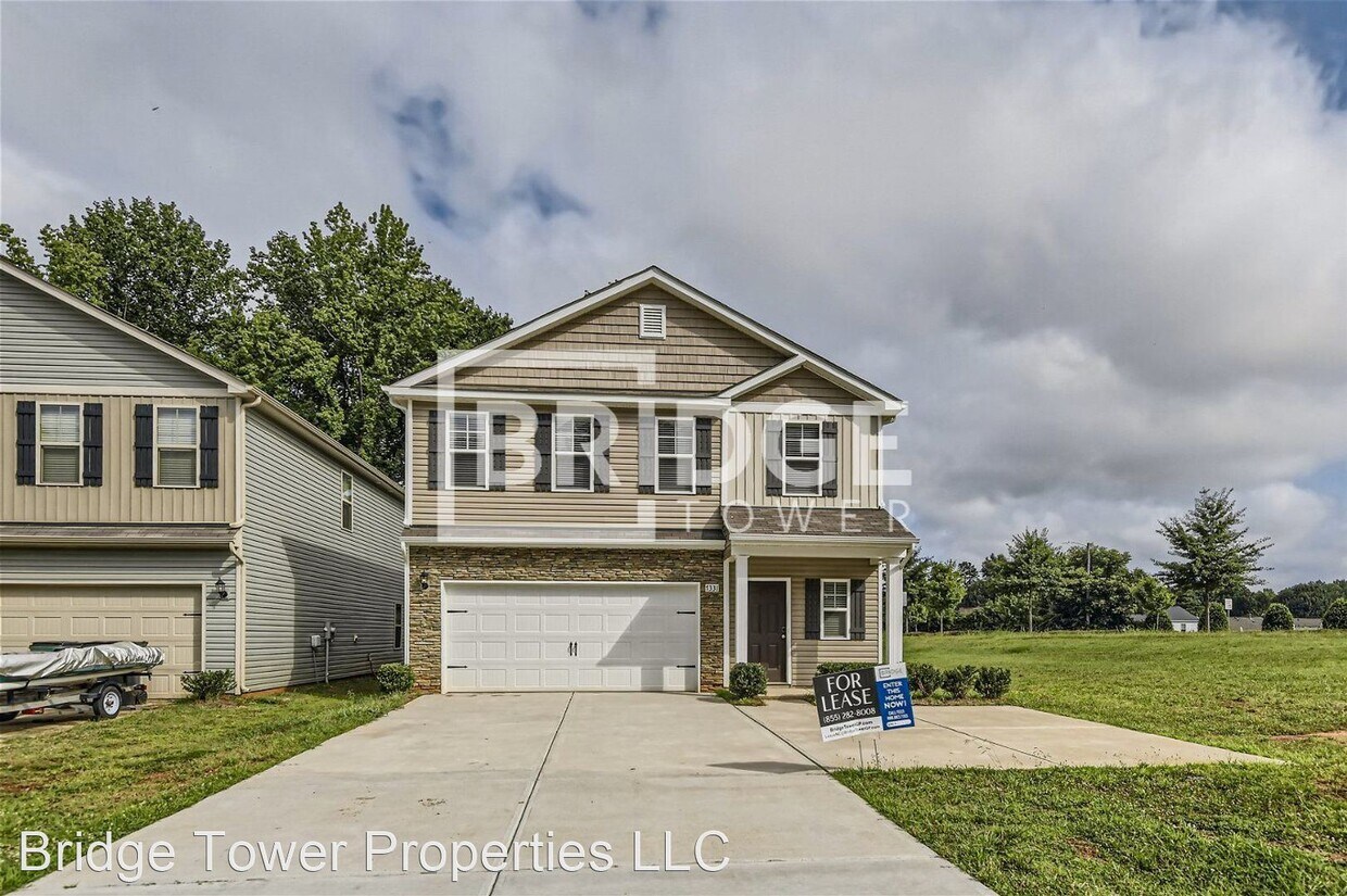 Primary Photo - 4 br, 2.5 bath House - 7331 Neal Road
