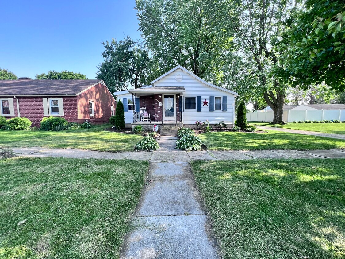663 Summit St, Fostoria, OH 44830 House Rental in Fostoria, OH