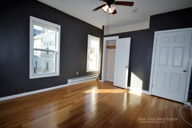 Building Photo - 74 Mozart St