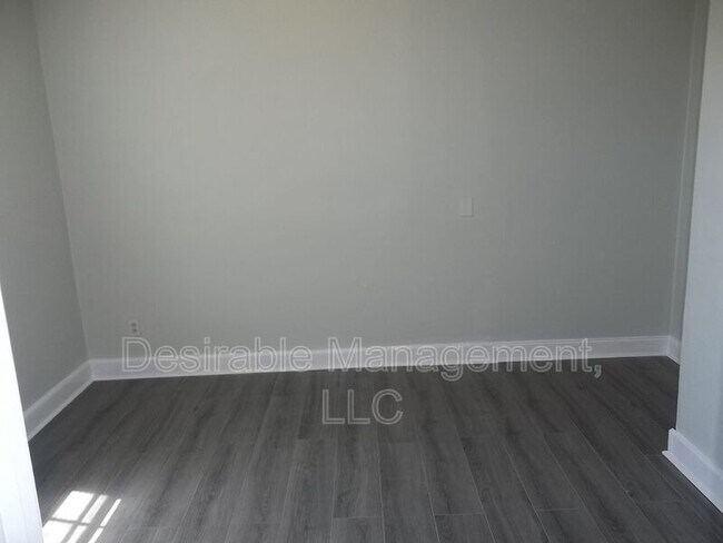 Building Photo - 739 33rd St