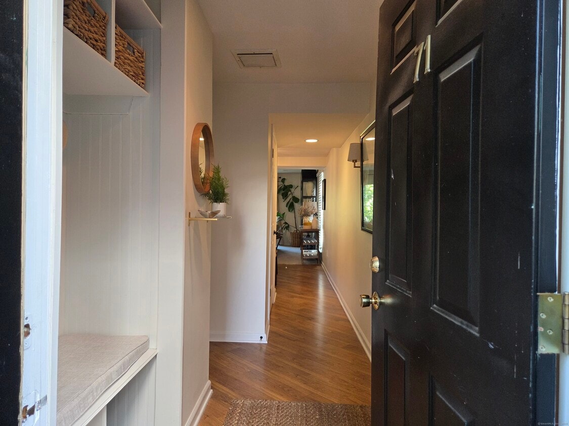 Foto principal - 71 Highland Rd