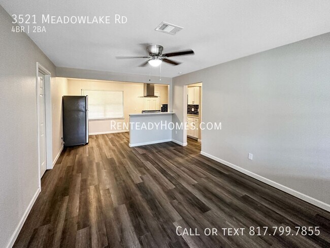 Foto del edificio - 3521 Meadowlake Rd