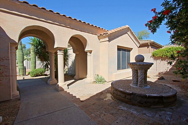 Building Photo - 9311 E Cavalry Dr