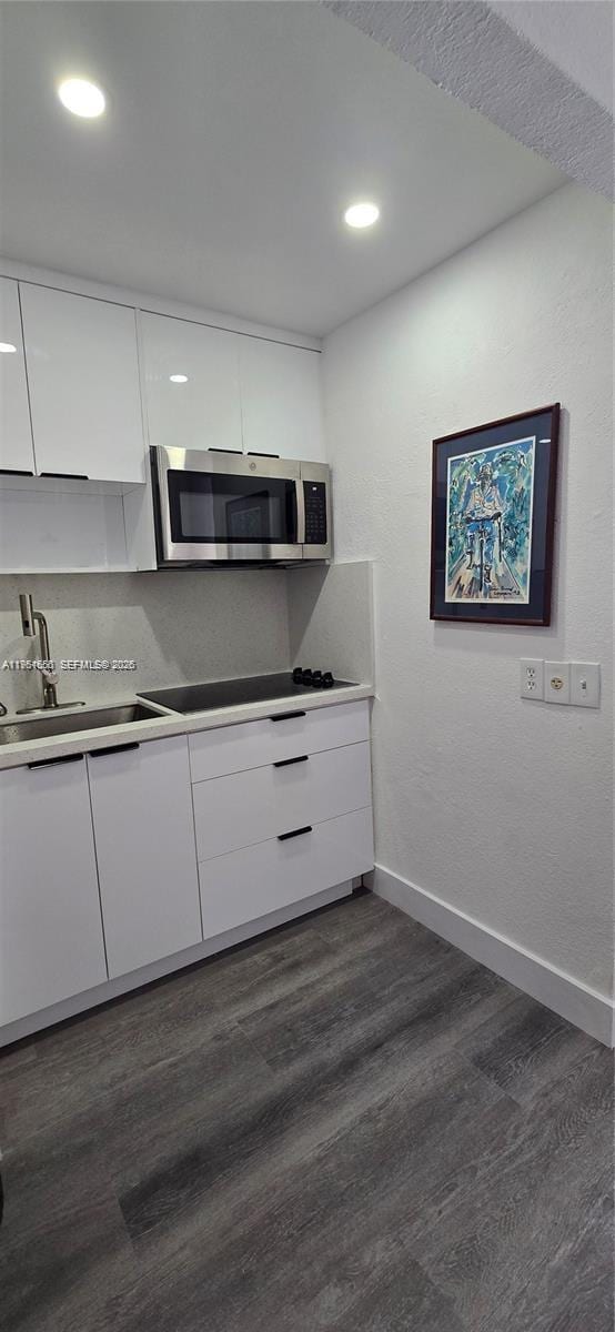 Foto del edificio - 7904 West Dr